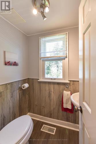 330 Bay Street, Orillia, ON - Indoor Photo Showing Bathroom