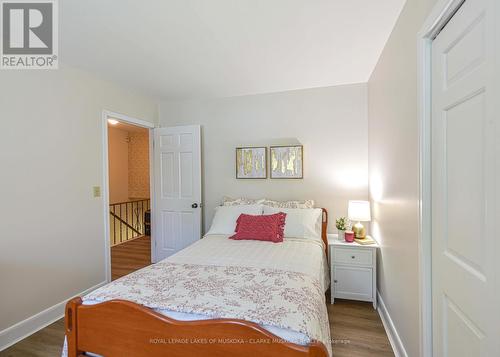 330 Bay Street, Orillia, ON - Indoor Photo Showing Bedroom