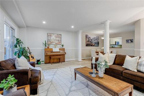 31 Moss Boulevard|Unit #7, Dundas, ON - Indoor Photo Showing Living Room