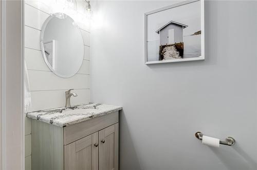 31 Moss Boulevard|Unit #7, Dundas, ON - Indoor Photo Showing Bathroom