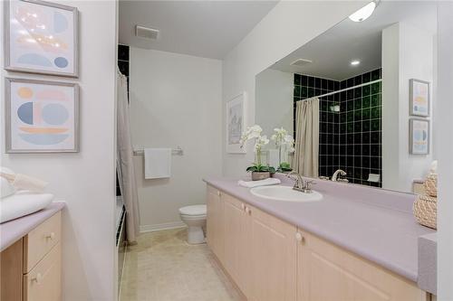 31 Moss Boulevard|Unit #7, Dundas, ON - Indoor Photo Showing Bathroom