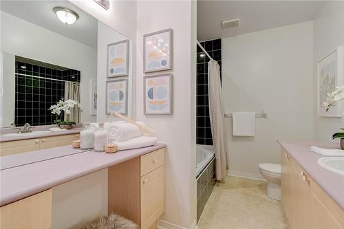 31 Moss Boulevard|Unit #7, Dundas, ON - Indoor Photo Showing Bathroom