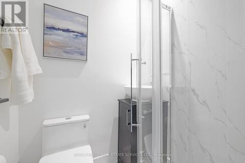 640 1/2 Euclid Avenue, Toronto, ON - Indoor Photo Showing Bathroom