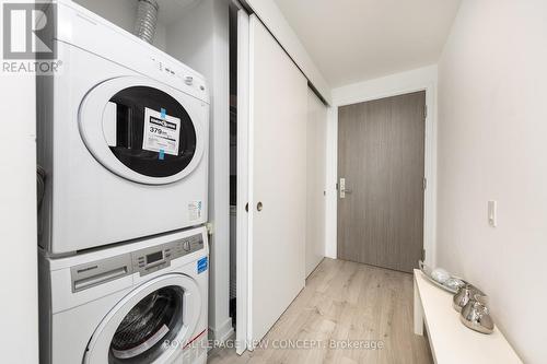 3008 - 161 Roehampton Avenue, Toronto, ON - Indoor Photo Showing Laundry Room
