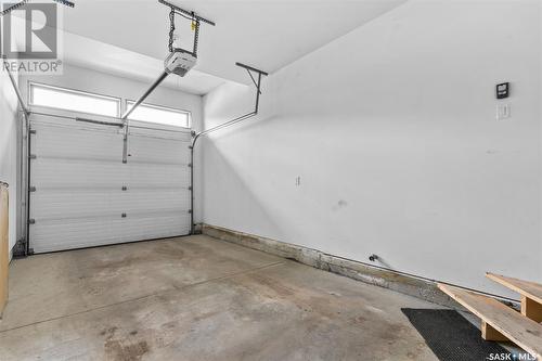 60 1550 Paton Crescent, Saskatoon, SK - Indoor Photo Showing Garage