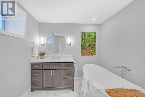 631 Trudale Court, Oakville, ON - Indoor Photo Showing Bathroom