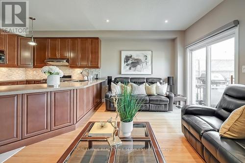 2433 Presquile Drive, Oakville, ON - Indoor Photo Showing Living Room