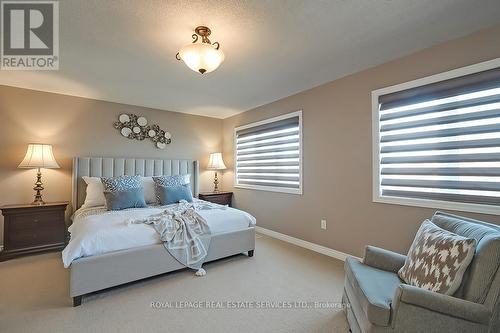2433 Presquile Drive, Oakville, ON - Indoor Photo Showing Bedroom