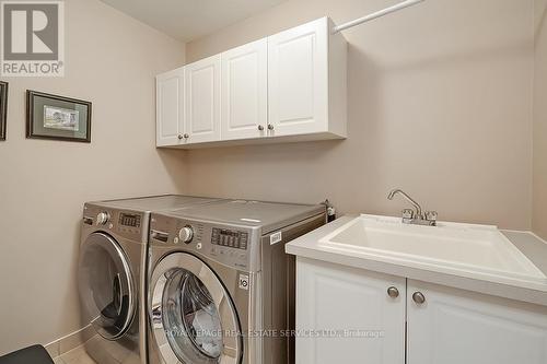 2433 Presquile Drive, Oakville, ON - Indoor Photo Showing Laundry Room