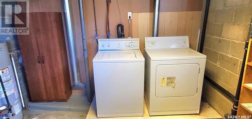 640 Skipton Road, Moose Jaw, SK - Indoor Photo Showing Laundry Room