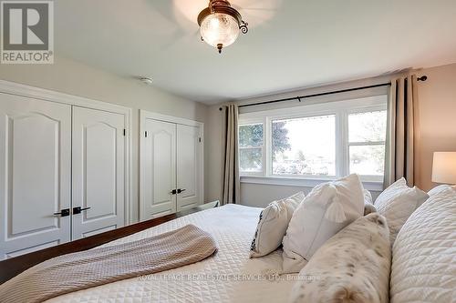 18 Alderson Drive, Hamilton, ON - Indoor Photo Showing Bedroom
