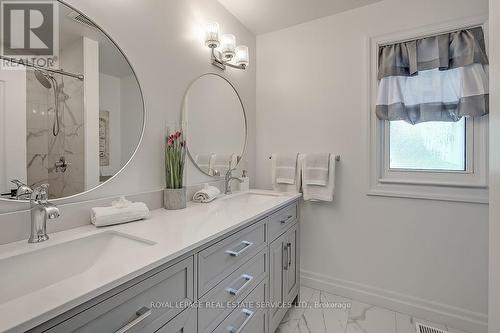 18 Alderson Drive, Hamilton, ON - Indoor Photo Showing Bathroom