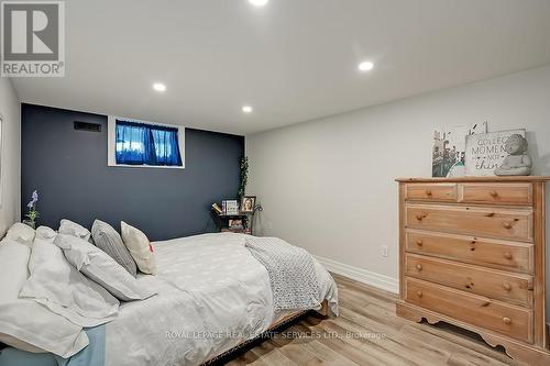 18 Alderson Drive, Hamilton, ON - Indoor Photo Showing Bedroom