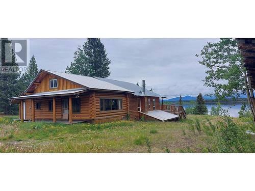2757 Reed Road, Chilcotin, BC - Outdoor