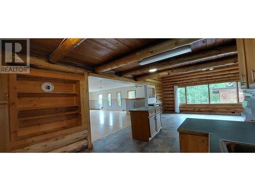 2757 Reed Road, Chilcotin, BC - Indoor