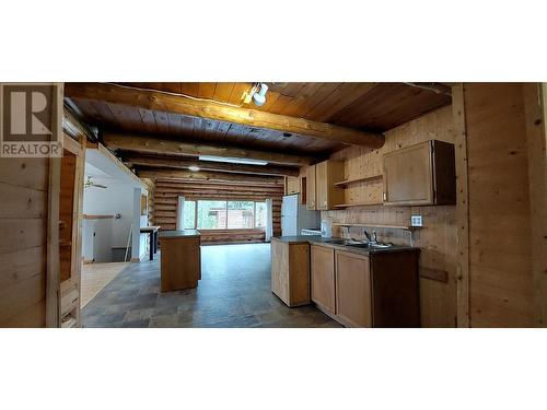 2757 Reed Road, Chilcotin, BC - Indoor