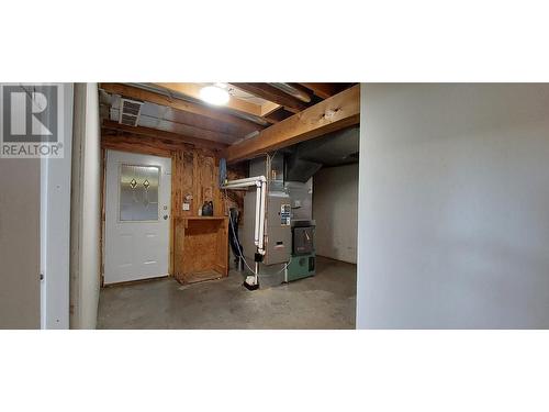 2757 Reed Road, Chilcotin, BC - Indoor