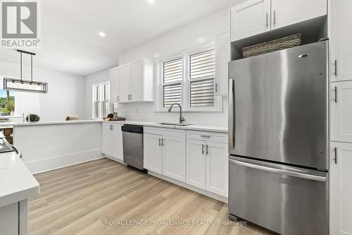 323 Foster Avenue, Belleville, ON - Indoor Photo Showing Kitchen With Stainless Steel Kitchen