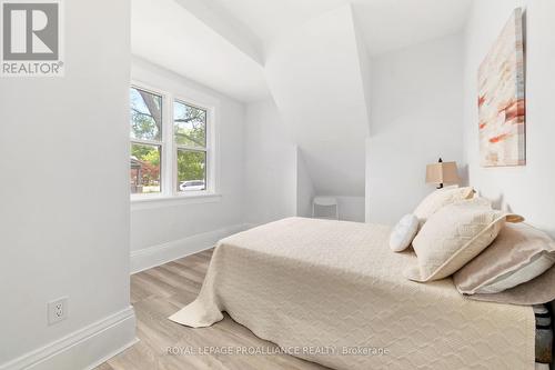 323 Foster Avenue, Belleville, ON - Indoor Photo Showing Bedroom