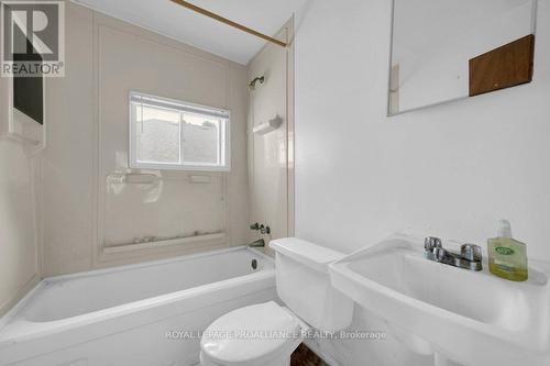 264 Victoria Avenue, Belleville, ON - Indoor Photo Showing Bathroom