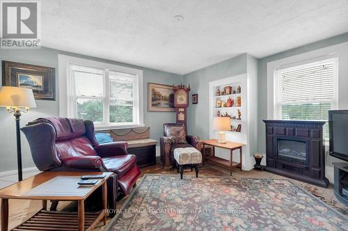 264 Victoria Avenue, Belleville, ON - Indoor Photo Showing Living Room With Fireplace