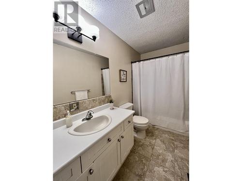 1460 N Eleventh Avenue, Williams Lake, BC - Indoor Photo Showing Bathroom
