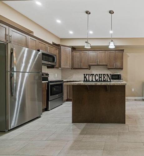 16 Prospect Avenue|Unit #B, St. Catharines, ON - Indoor Photo Showing Kitchen