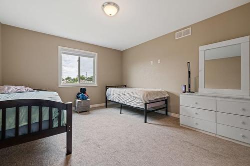 16 Prospect Avenue|Unit #B, St. Catharines, ON - Indoor Photo Showing Bedroom