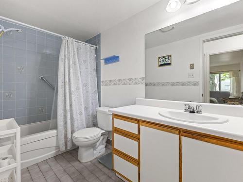 Bathroom - 101-5221 Rue Riviera, Montréal (Pierrefonds-Roxboro), QC - Indoor Photo Showing Bathroom