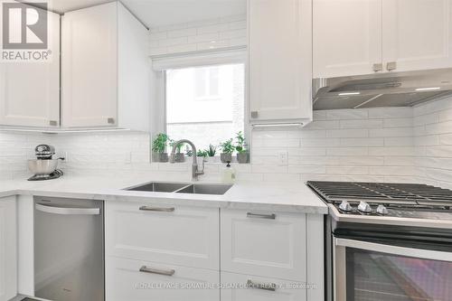 33 Jodphur Avenue, Toronto, ON - Indoor Photo Showing Kitchen With Double Sink With Upgraded Kitchen