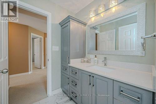 2240 Wuthering Heights Way, Oakville, ON - Indoor Photo Showing Bathroom