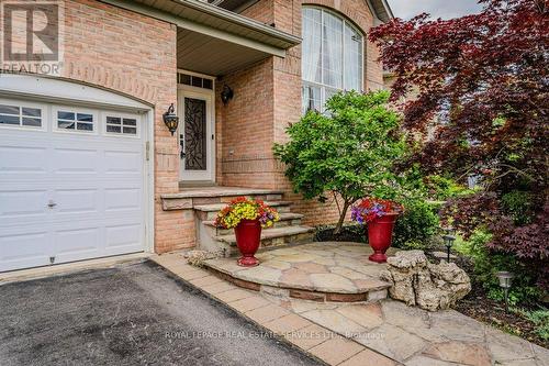 2240 Wuthering Heights Way, Oakville, ON - Outdoor