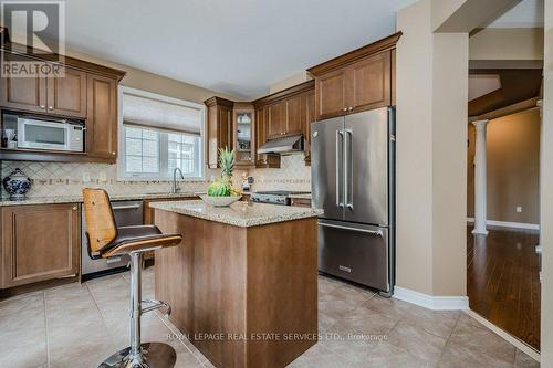 2240 Wuthering Heights Way, Oakville, ON - Indoor Photo Showing Kitchen With Stainless Steel Kitchen