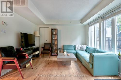 724 - 42 Western Battery Road, Toronto, ON - Indoor Photo Showing Living Room