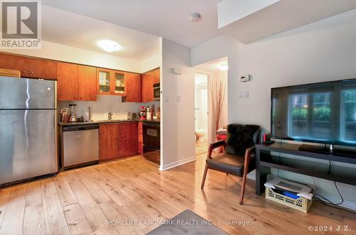 724 - 42 Western Battery Road, Toronto, ON - Indoor Photo Showing Kitchen