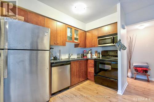 724 - 42 Western Battery Road, Toronto, ON - Indoor Photo Showing Kitchen
