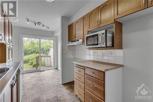 6172 Red Willow Drive, Ottawa, ON - Indoor Photo Showing Kitchen