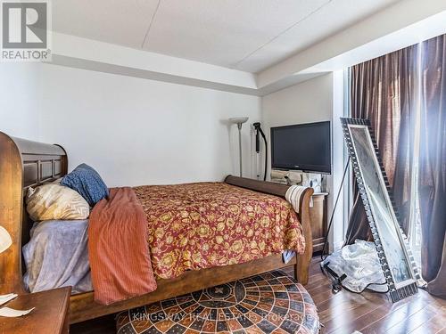 809 - 2737 Keele Street, Toronto (Downsview-Roding-Cfb), ON - Indoor Photo Showing Bedroom