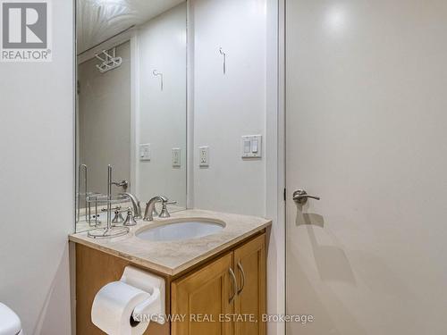 809 - 2737 Keele Street, Toronto, ON - Indoor Photo Showing Bathroom