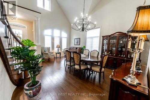 29 Northwest Court, Halton Hills, ON - Indoor Photo Showing Dining Room