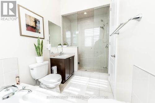 29 Northwest Court, Halton Hills, ON - Indoor Photo Showing Bathroom