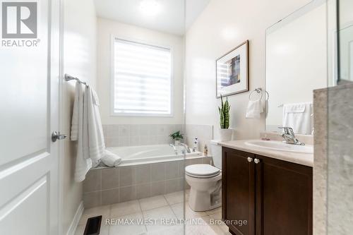 29 Northwest Court, Halton Hills, ON - Indoor Photo Showing Bathroom