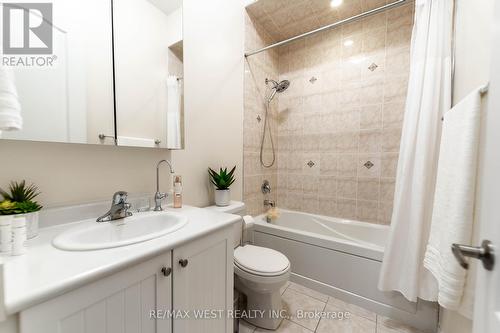 29 Northwest Court, Halton Hills, ON - Indoor Photo Showing Bathroom