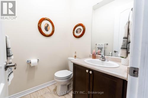 29 Northwest Court, Halton Hills, ON - Indoor Photo Showing Bathroom