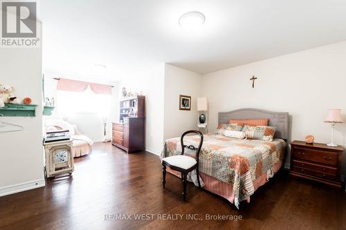 29 Northwest Court, Halton Hills, ON - Indoor Photo Showing Bedroom