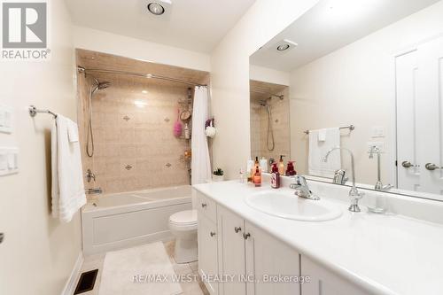 29 Northwest Court, Halton Hills, ON - Indoor Photo Showing Bathroom