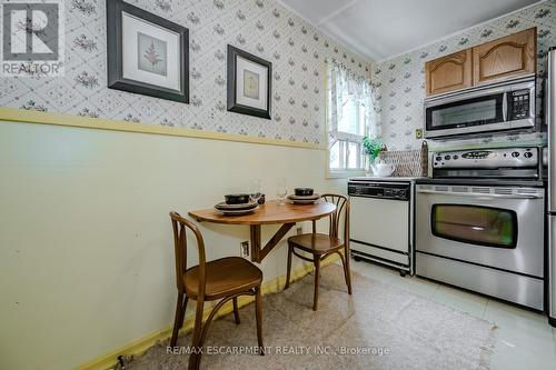 20 Normanhurst Avenue, Hamilton, ON - Indoor Photo Showing Kitchen