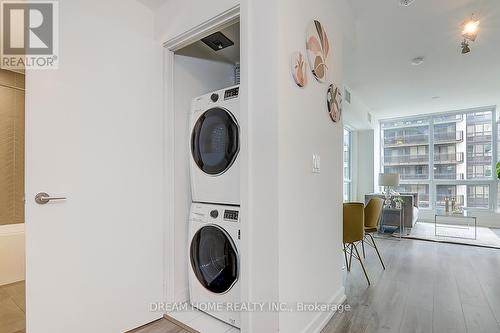 812 - 10 De Boers Drive, Toronto, ON - Indoor Photo Showing Laundry Room