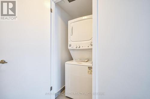 2307 - 2560 Eglinton Avenue W, Mississauga, ON - Indoor Photo Showing Laundry Room