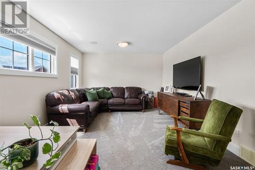 279 Eaton Crescent, Saskatoon, SK - Indoor Photo Showing Living Room